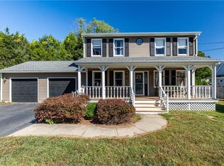 19 Pamela Cir, Warwick, RI 02886