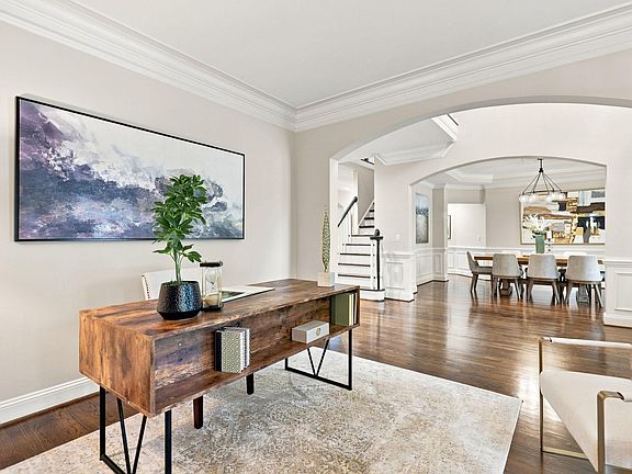 4th image of 110 Arrowstone Ct
