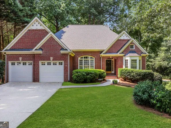 6810 Black Fox Ln, Cumming, GA 30040