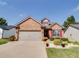 718 Pleasant Valley Dr, Godfrey, IL 62035