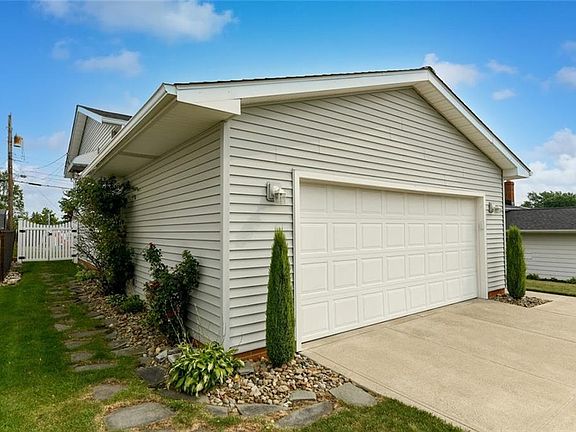 3rd image of 3100 Marda Dr