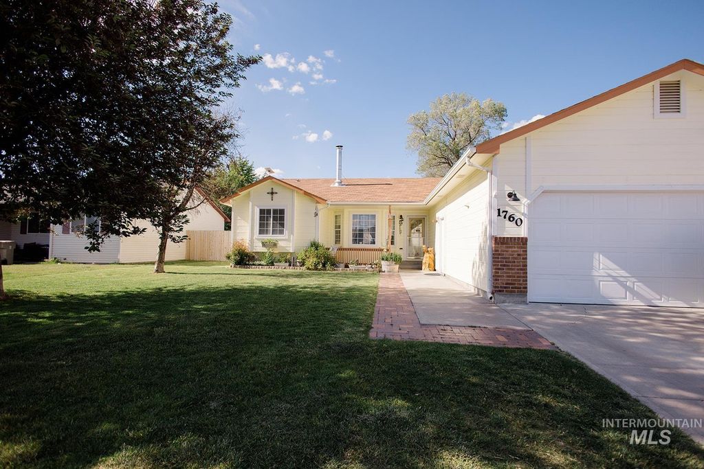 1760 Peregrine Dr, Mountain Home, ID - View 3