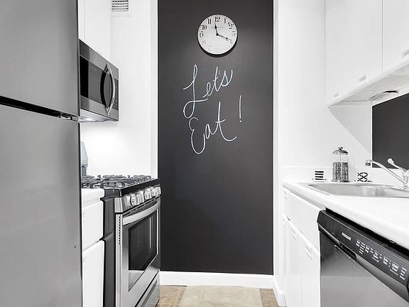 5th image of 311 E 38th St APT 5D