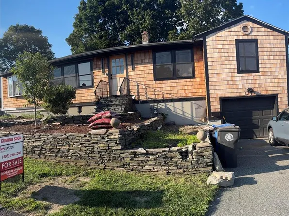 95 Hyde St, Cranston, RI 02920