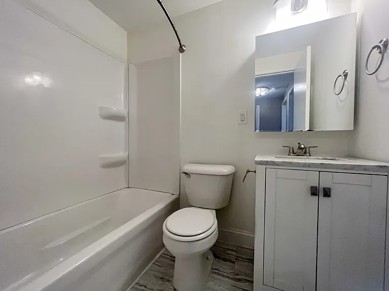 1467 Catherine St #1 — Photo 9
