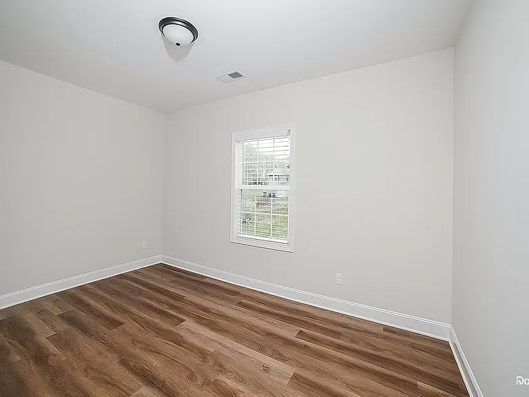 2048 Claxton Dr — Photo 9