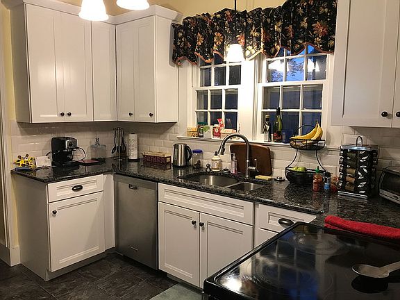 2nd image of 216 N College Ave