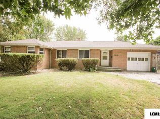 651 4th St, Lincoln, IL 62656