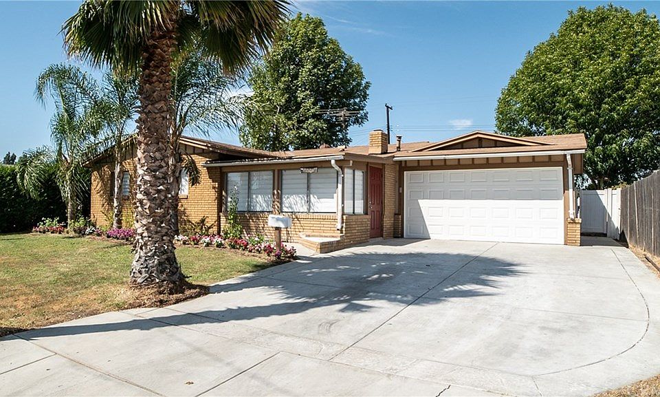 1st image of 18247 Bellorita St