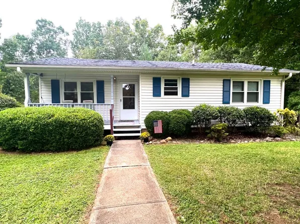 524 Hawkins Rd, Evington, VA 24550