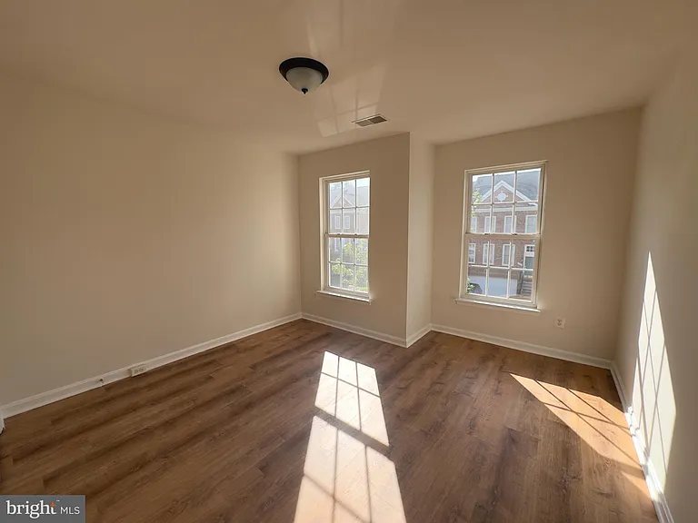 24652 Kings Canyon Sq — Photo 14