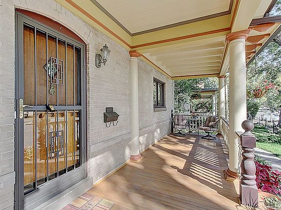 2nd image of 3865 N Lowell Blvd