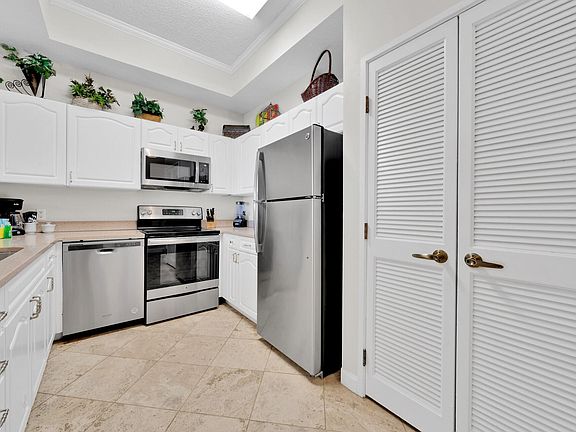 3rd image of 515 Topsl Beach Blvd APT 1101