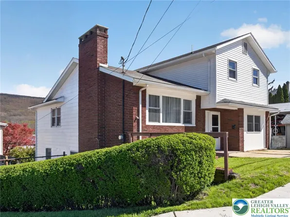 2 E Center St, Nesquehoning, PA 18240