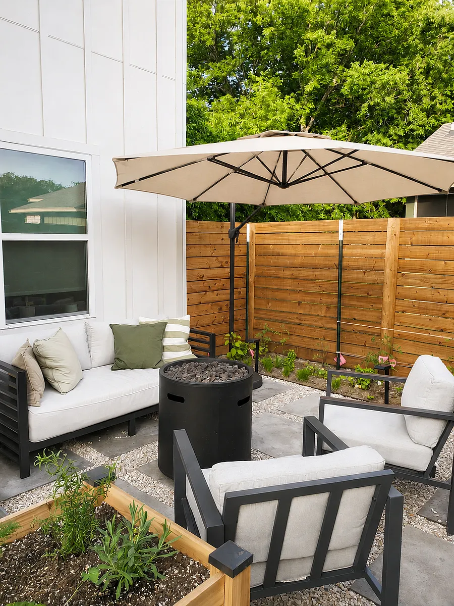 6016 Fairway St #2 Furnished Front Patio and Garden - 6016 Fairway St #2