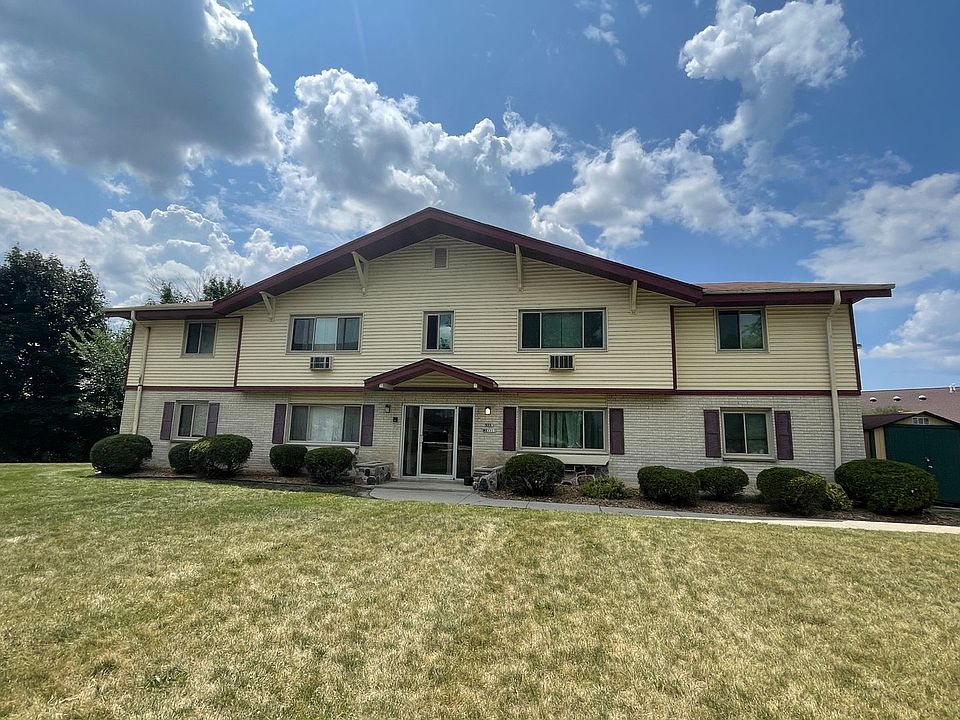 1st image of N113W15511 Francese Dr #6