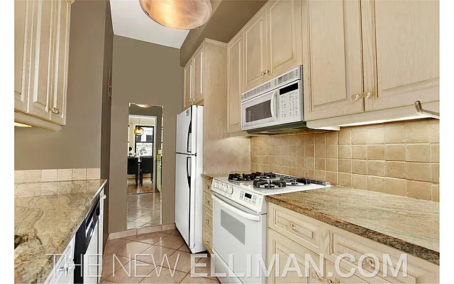 Sold by Douglas Elliman | media 19