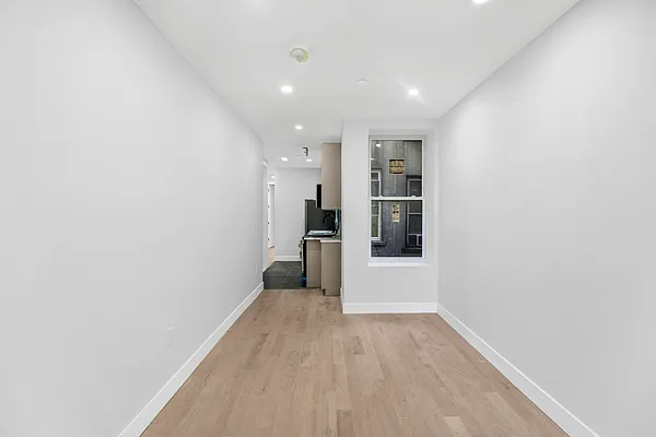 Rented by Coroi Corp | media 11