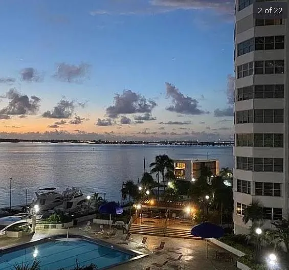 2 bed, 990 sqft, $2,950 — Photo 2