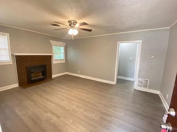 2nd image of 2382 Vanderbilt Rd