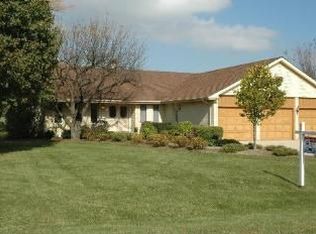 25580 N Arrowhead Dr, Mundelein, IL 60060