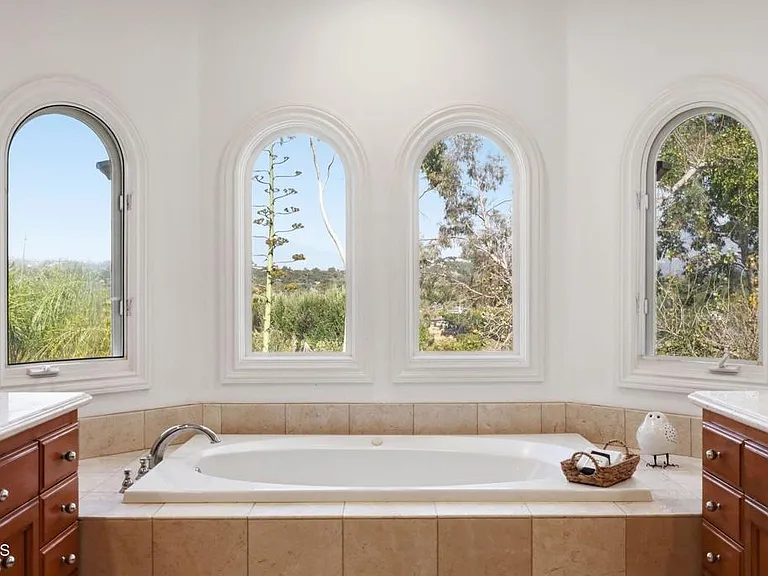 12986 Macdonald Dr — Photo 17