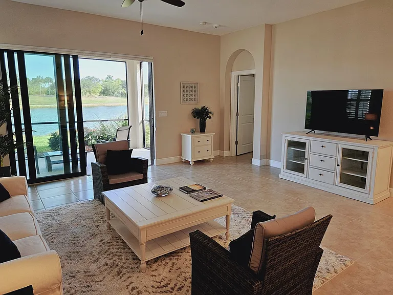 10468 Crooked Creek Dr — Photo 10