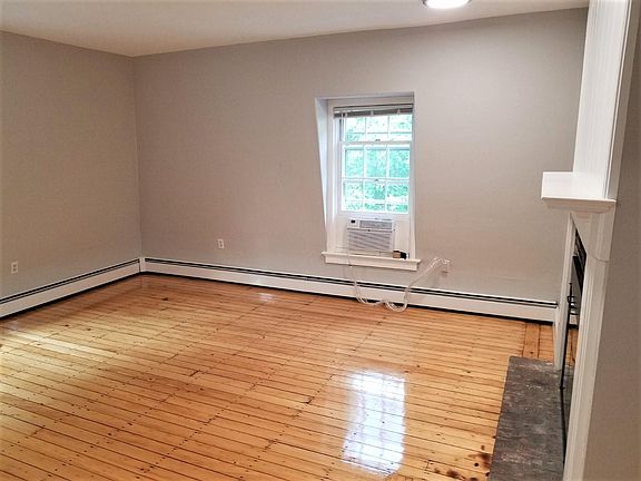 2nd image of 8 Cady St Floor 3