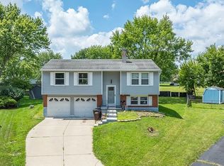200 Woburn Farm Cir, Englewood, OH