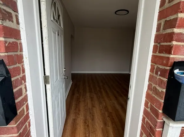 Ridley Town Manor, 1201-1215 Holland St #1215A, Crum Lynne, PA 19022