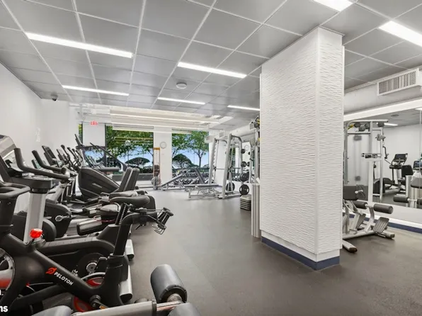 425 East 58th Street image 11 of 11