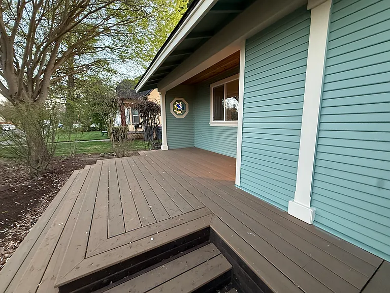 414 Newtown St — Photo 3
