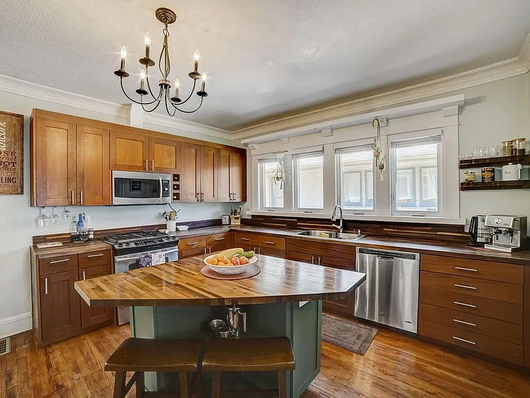 532 Carpenter Ave — Photo 6