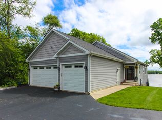 296 Holiday Dr, Somonauk, IL 60552