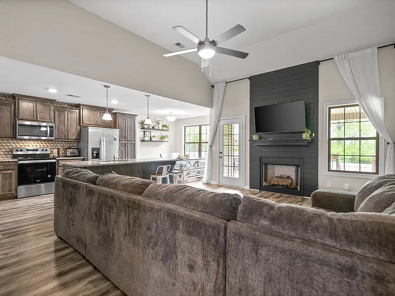 757 Tidwell Dr — Photo 11