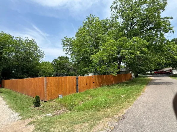 504 Sherman St, Tioga, TX 76271