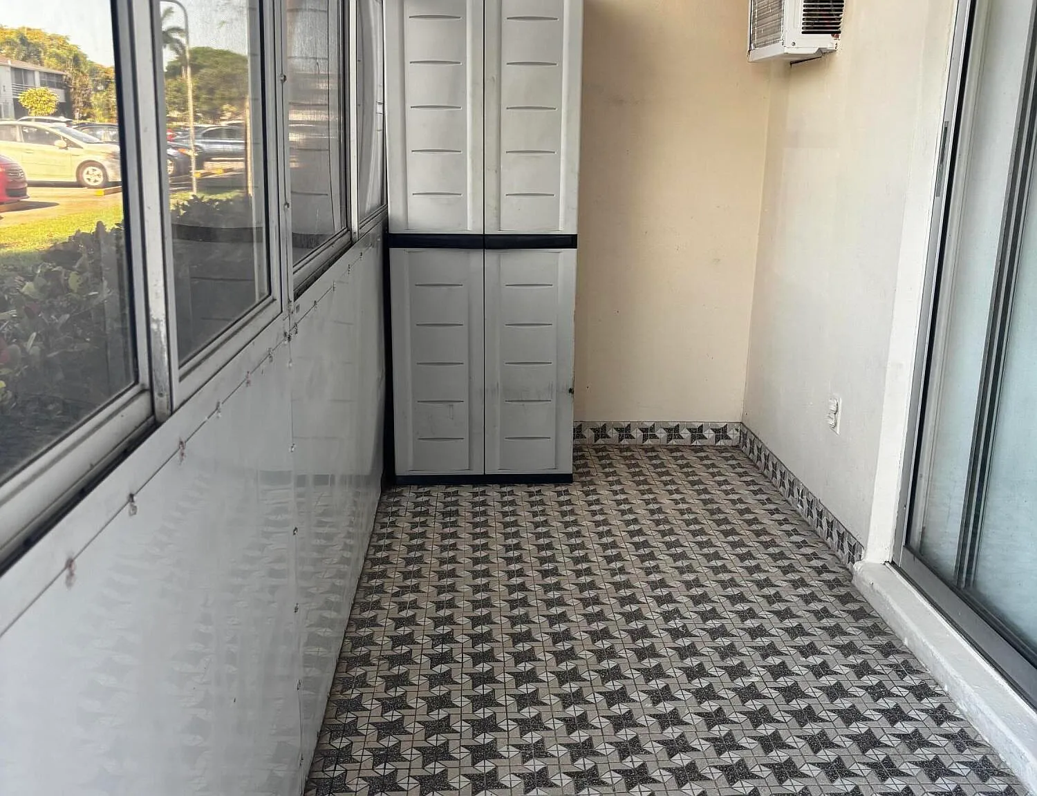 1 bed, 1.0 bath, 585 sqft, $1,300 — Photo 4
