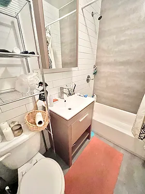 Rented by Keller Williams NYC | media 25