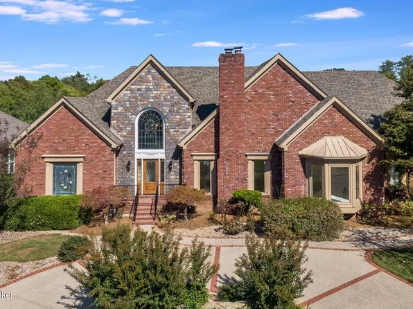 6009 Regal Springs Dr, Louisville, KY 40205