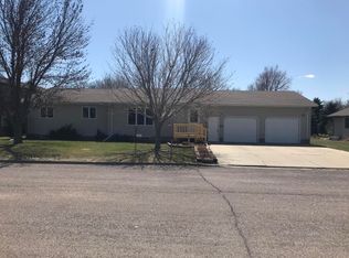 504 E 8th Ave, Groton, SD 57445