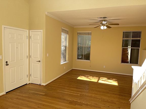 5th image of 184 Emerson Ln