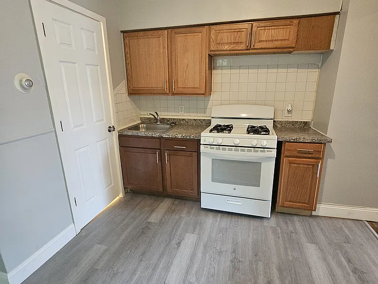 136 E Liberty St #1E — Photo 2