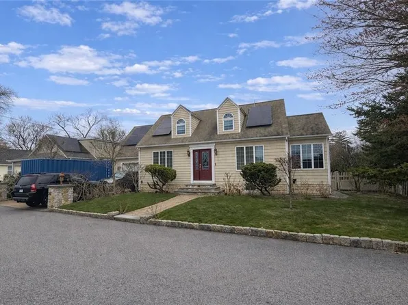 16 Althea Rd, Warwick, RI 02889