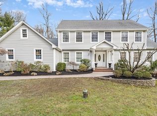 14 Farm Rd, Chester, NJ 07930