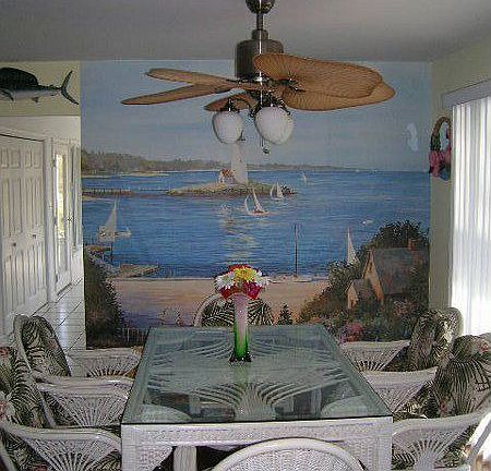 dining area w/wall mural