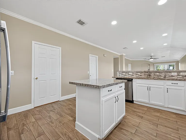 21215 Barker Canyon Ln — Photo 11