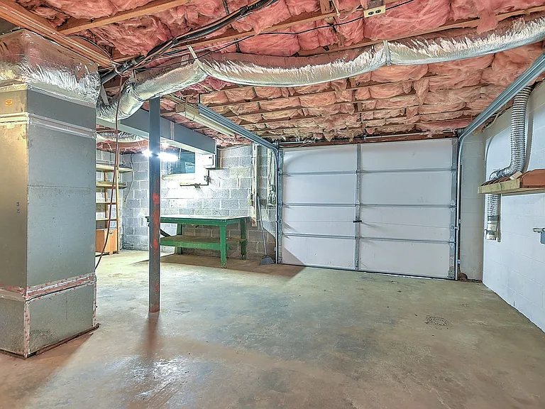945 Bishop Loop — Photo 21