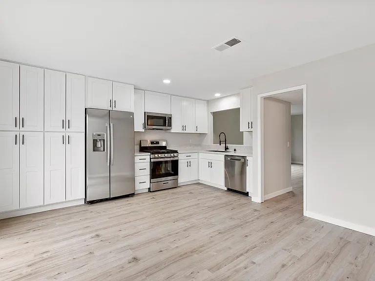 2524 Ocean Cove Dr — Photo 3