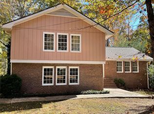 554 Horseshoe Cir SW, Lilburn, GA 30047