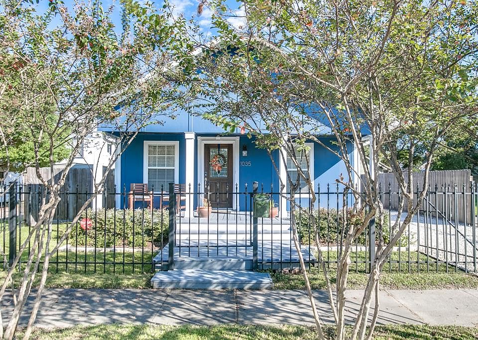 Adorable little bungalow.